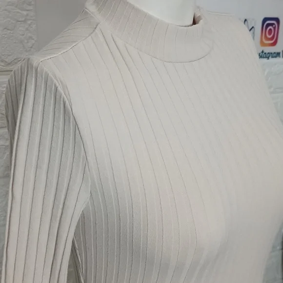 FOREVER 21 knitted trutle Neck dress - Picture 3 of 7